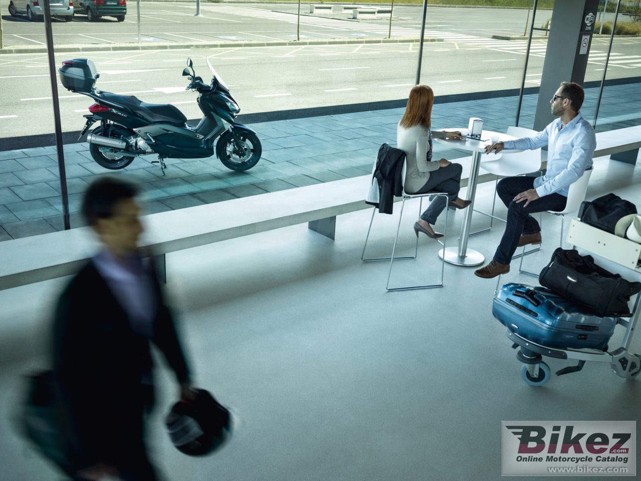 Big Yamaha x-max 125 abs business picture and wallpaper from Bikez.com